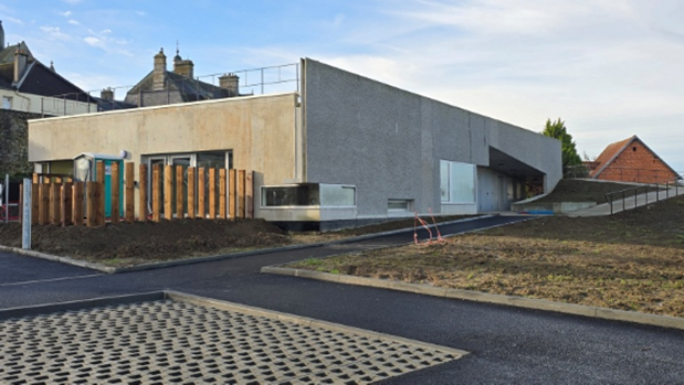 Pole enfance batiment